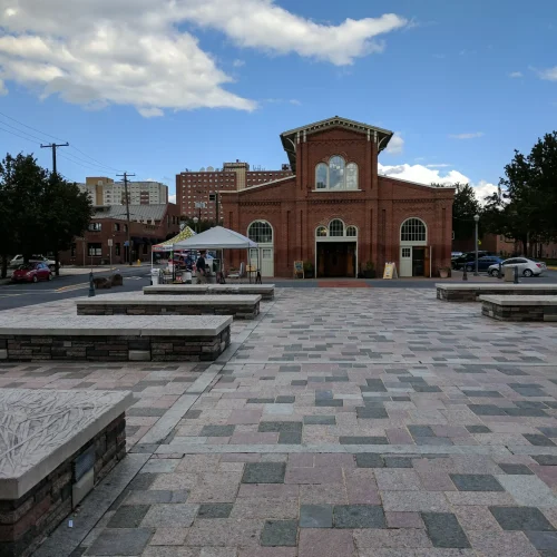 Broad_Street_Market_-_Brick_Market_House_converted